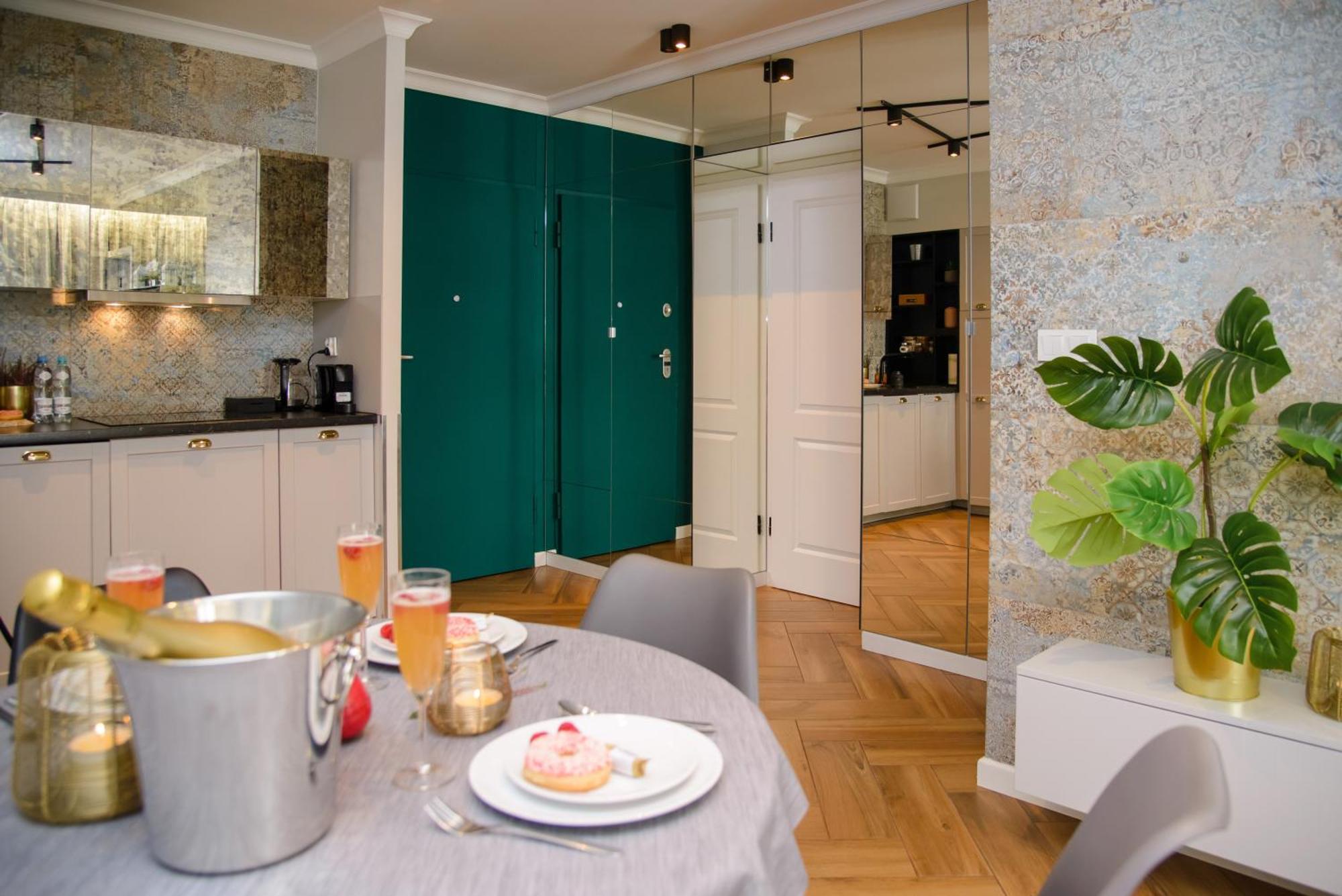 Maya'S Flats & Resorts 34 - Chmielna 73 Gdańsk Buitenkant foto